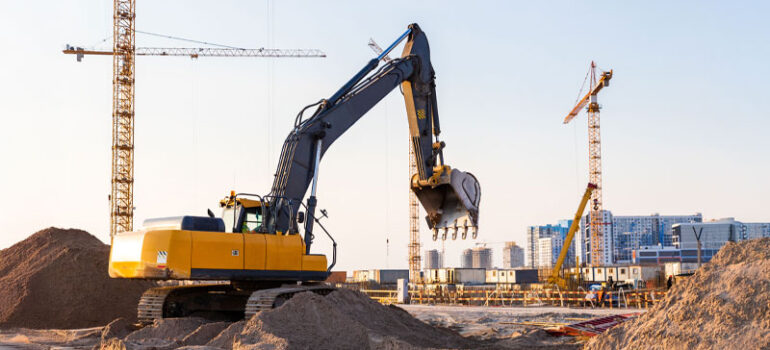 Equipment and Machinery that Need High Quality Hydraulic Oil